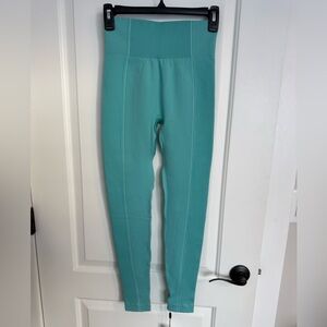 Gymshark Spearmint Green Seamless Leggings. NWT
